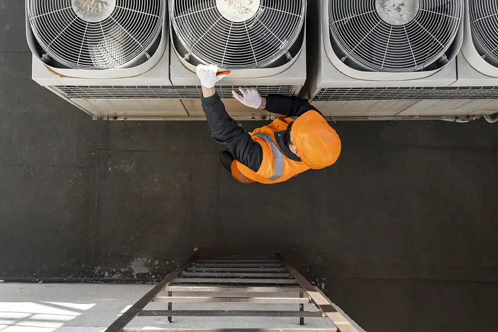 How to Design Cooling Systems for Your Restaurant Kitchen Before Summer Hits